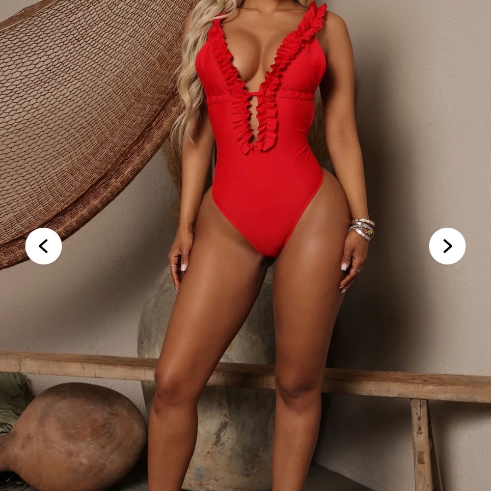 Wavy Beach Ruffle One Piece Swimsuit - Red